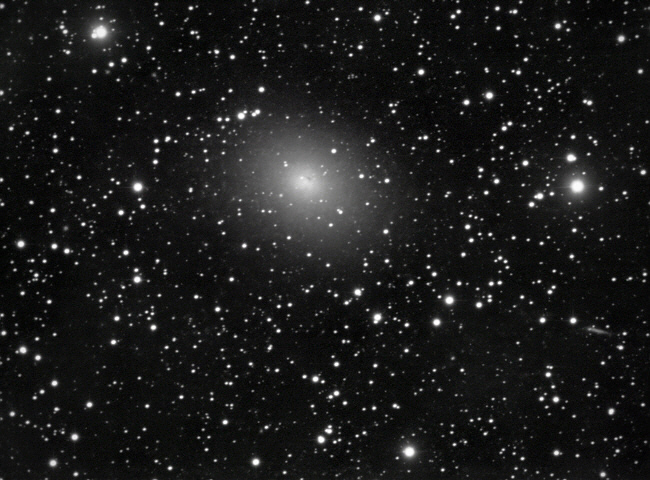 Aus dem Archiv: die ungewöhnliche Zwerggalaxie NGC 205